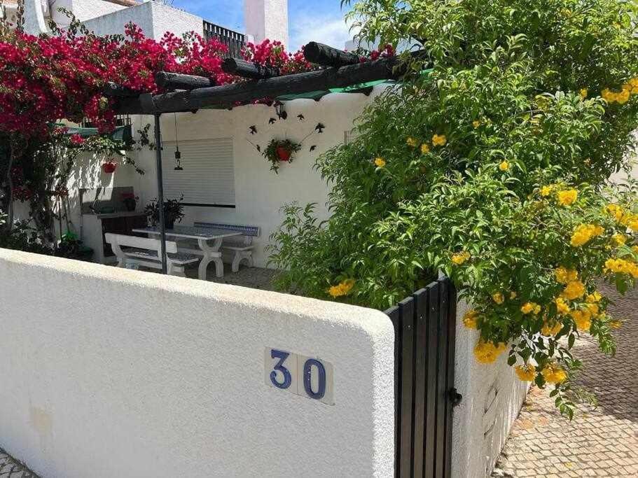 Green House By Fhr Estacionamento E Wifi Quarteira Εξωτερικό φωτογραφία